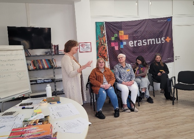 Arine opens the training in Rome